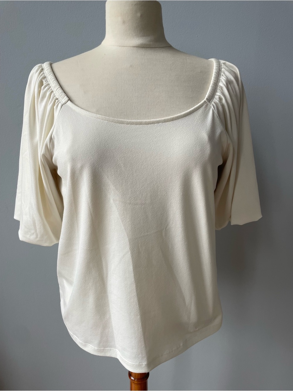 Banana Republic- Women's Cream Scoop Neck Short Sleeve Top